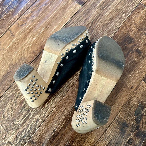 Free People Colbie Studded Wooded Clogs Black Leather Sz 5 - Picture 7 of 7